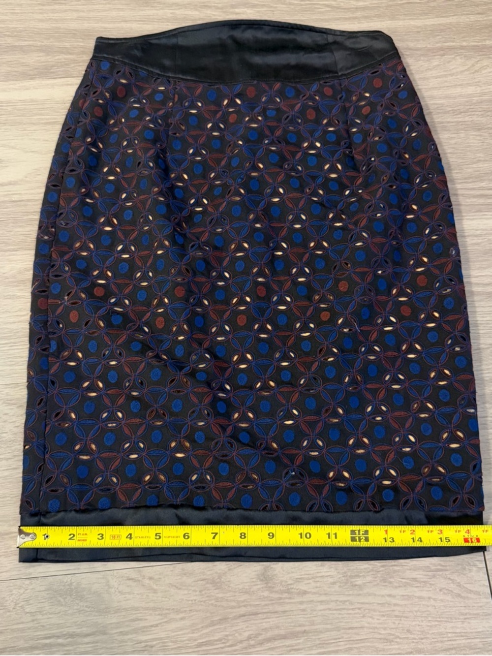 Catherine Malandrino, Printed, Eyelet, Silk and Wool, Pencil Skirt | W 2 - Picture 10 of 10